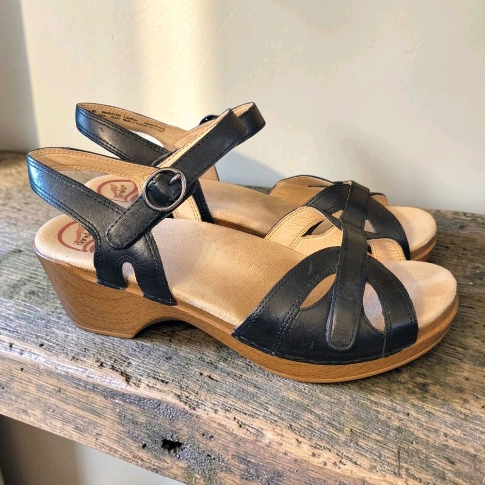 Dansko 40 -9.5-10 Season Black Leather Sandals Block Heel